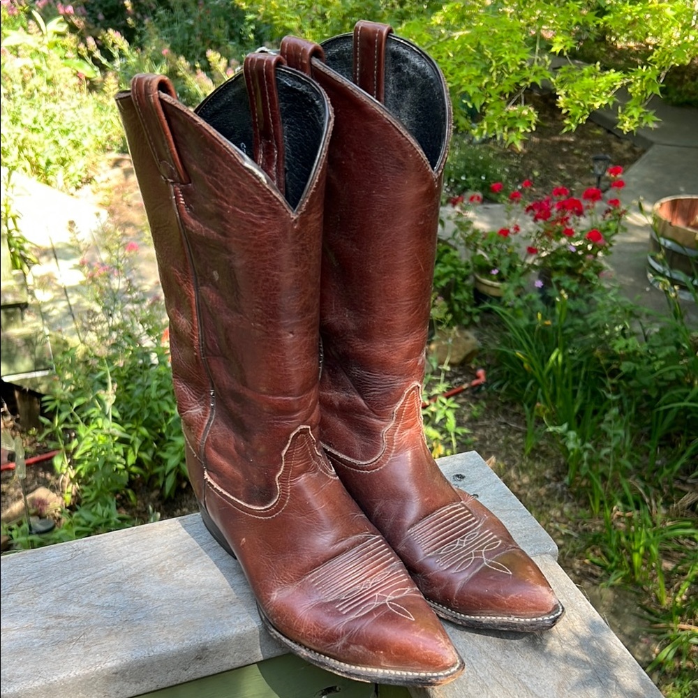 Vintage Tony Lama Brown Leather Cowboy Boots